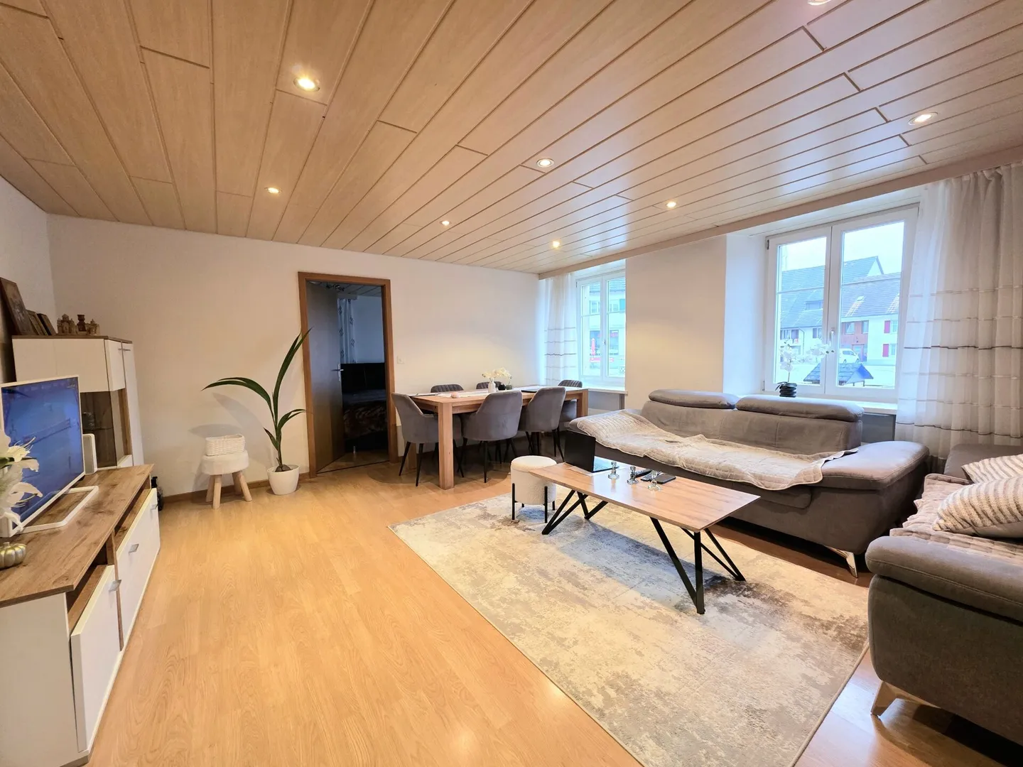 Rara opportunità di investimento nel fiorente Fricktal! Casa plurifamiliare con potenziale di espansione - Foto 4 di 13