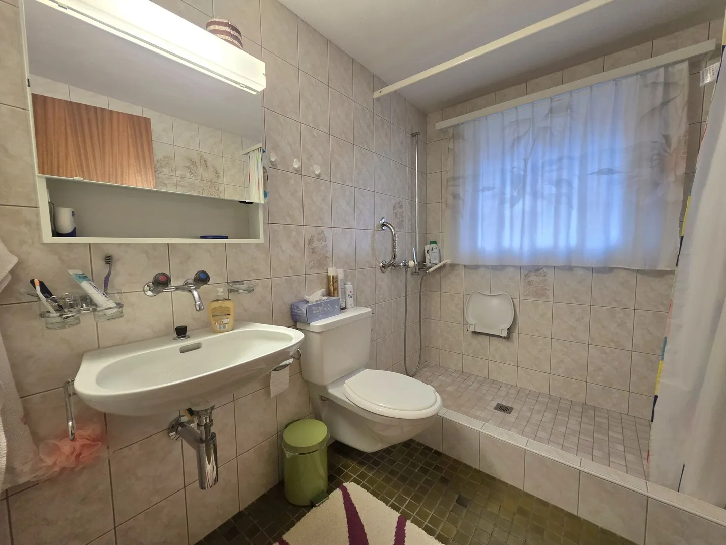 Rara opportunità di investimento nel fiorente Fricktal! Casa plurifamiliare con potenziale di espansione - Foto 7 di 13