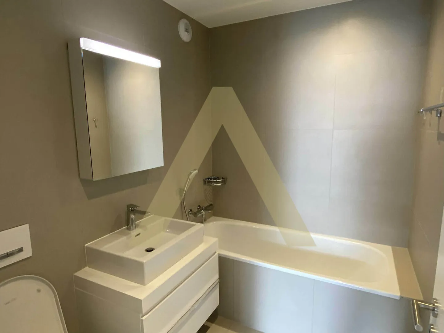 Immeuble de rendement entièrement loué - Photo 8 sur 11