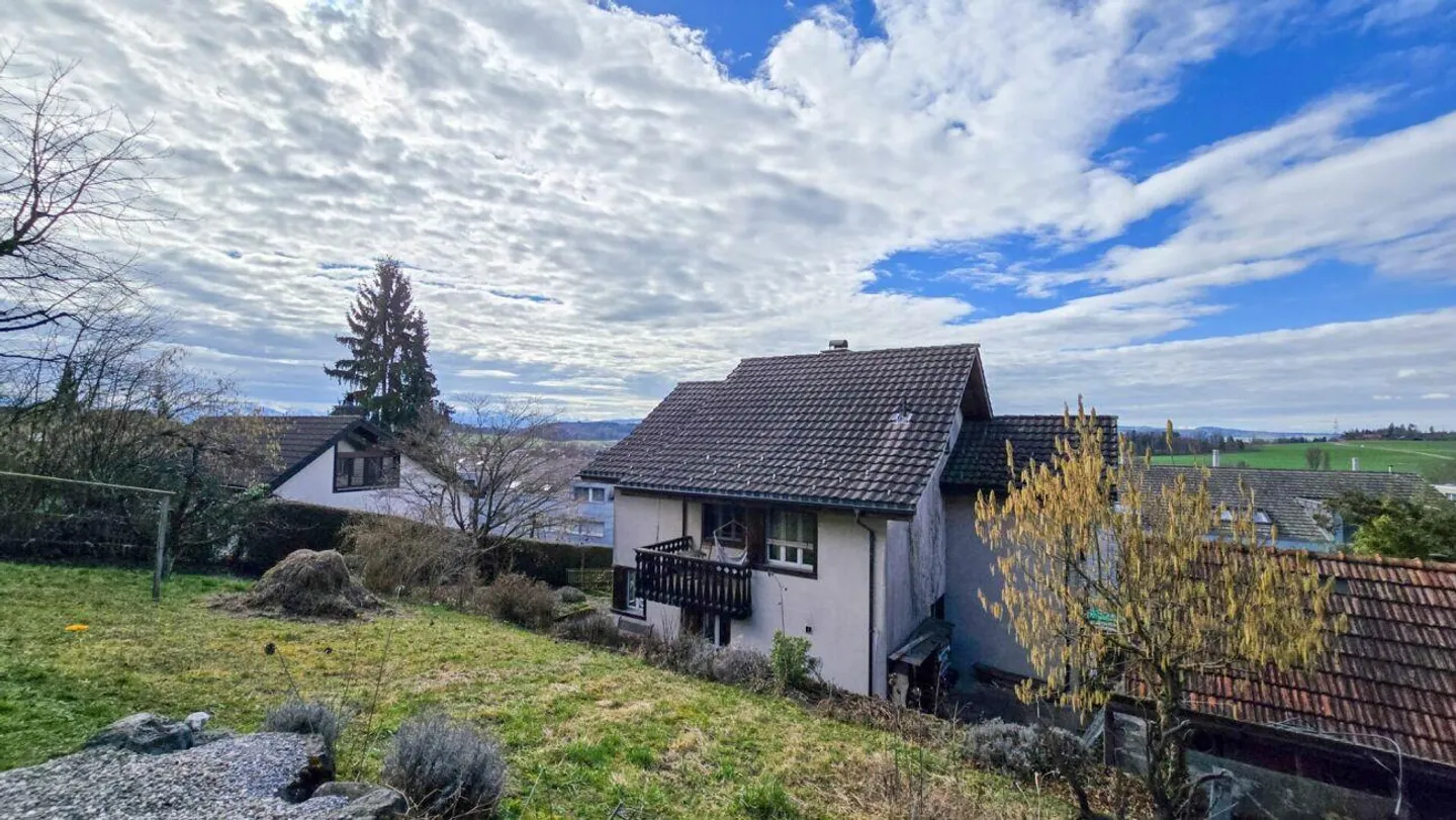 Maison individuelle avec potentiel de développement - Photo 1 sur 6