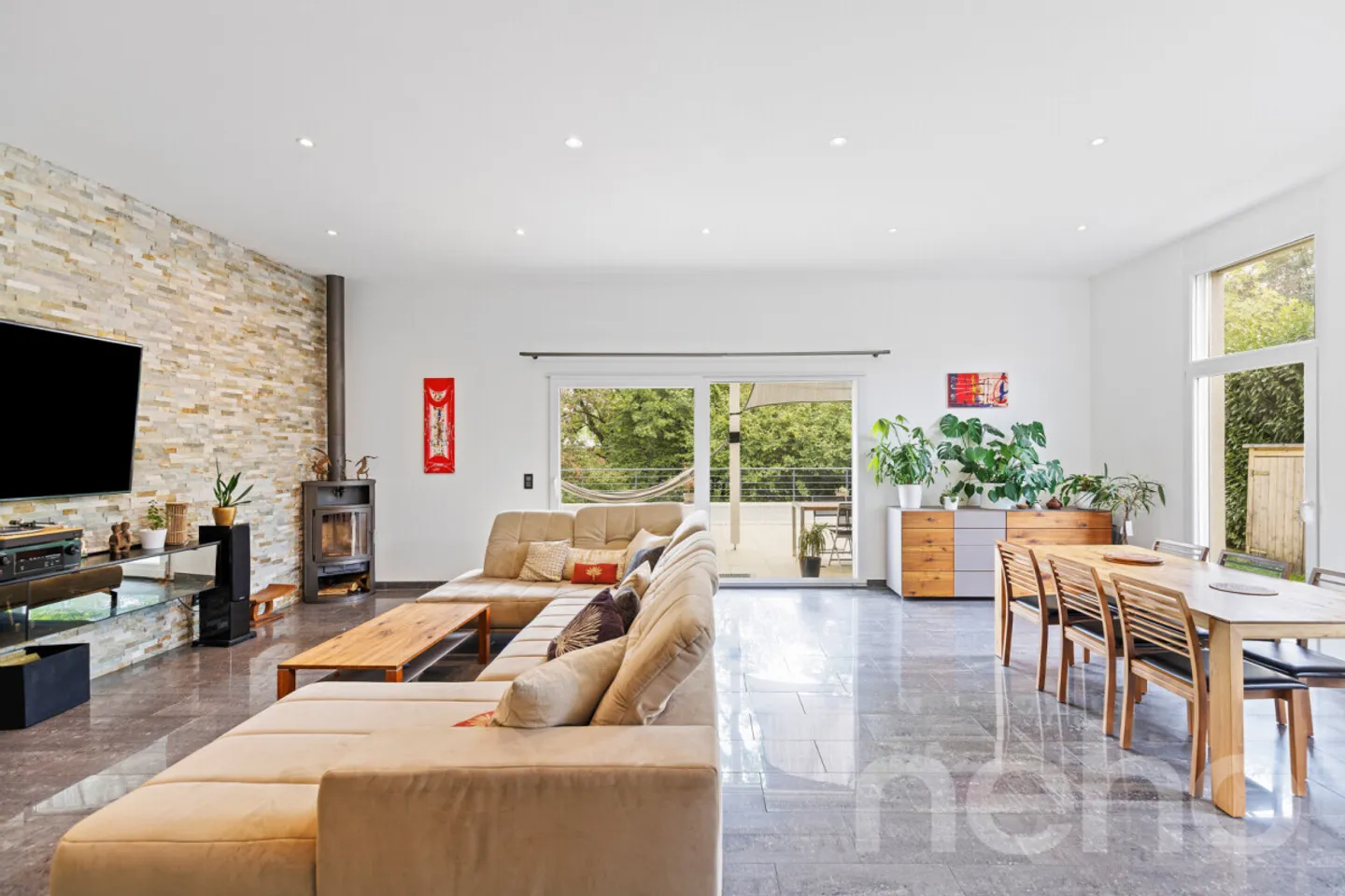 Esclusivo: Grande villa con 3 appartamenti e piscina - Foto 1 di 12