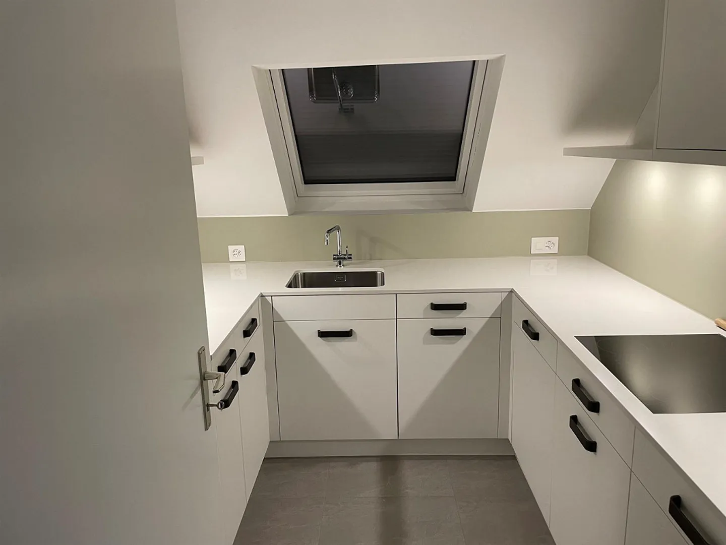 Attractive home with modern amenities - Photo 3 of 7