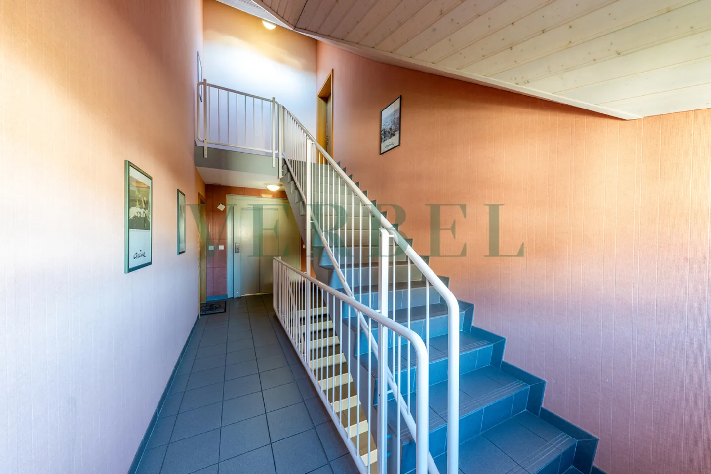 Duplex attico affascinante con camera separata - Foto 13 di 15