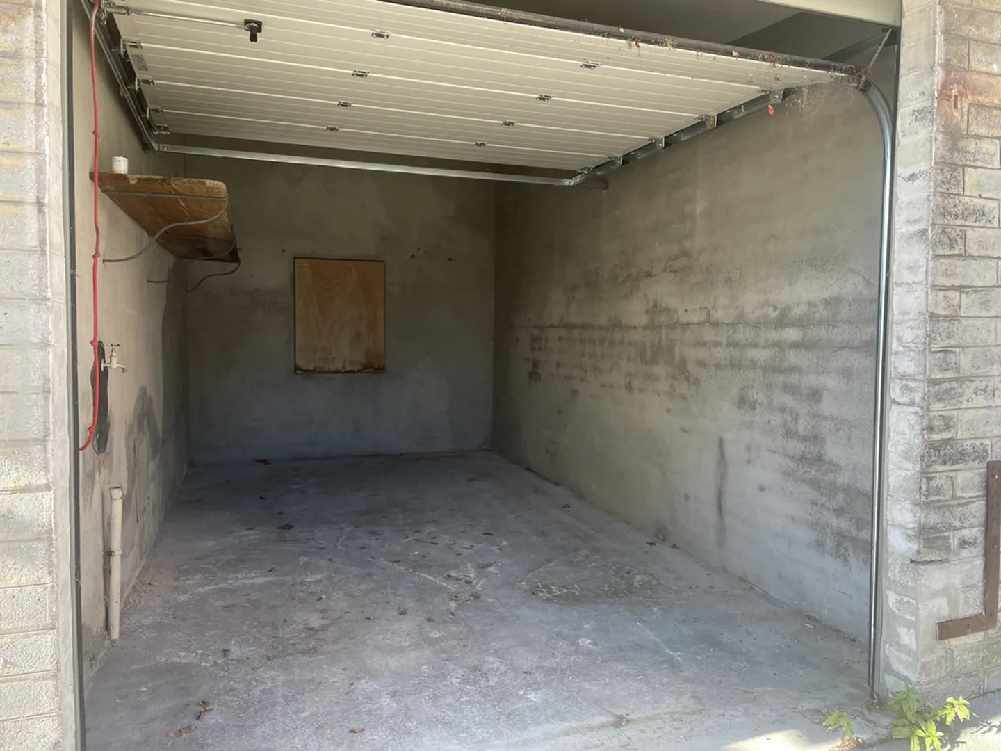 Garage/box individuel numéro 2 - Photo 2 sur 3