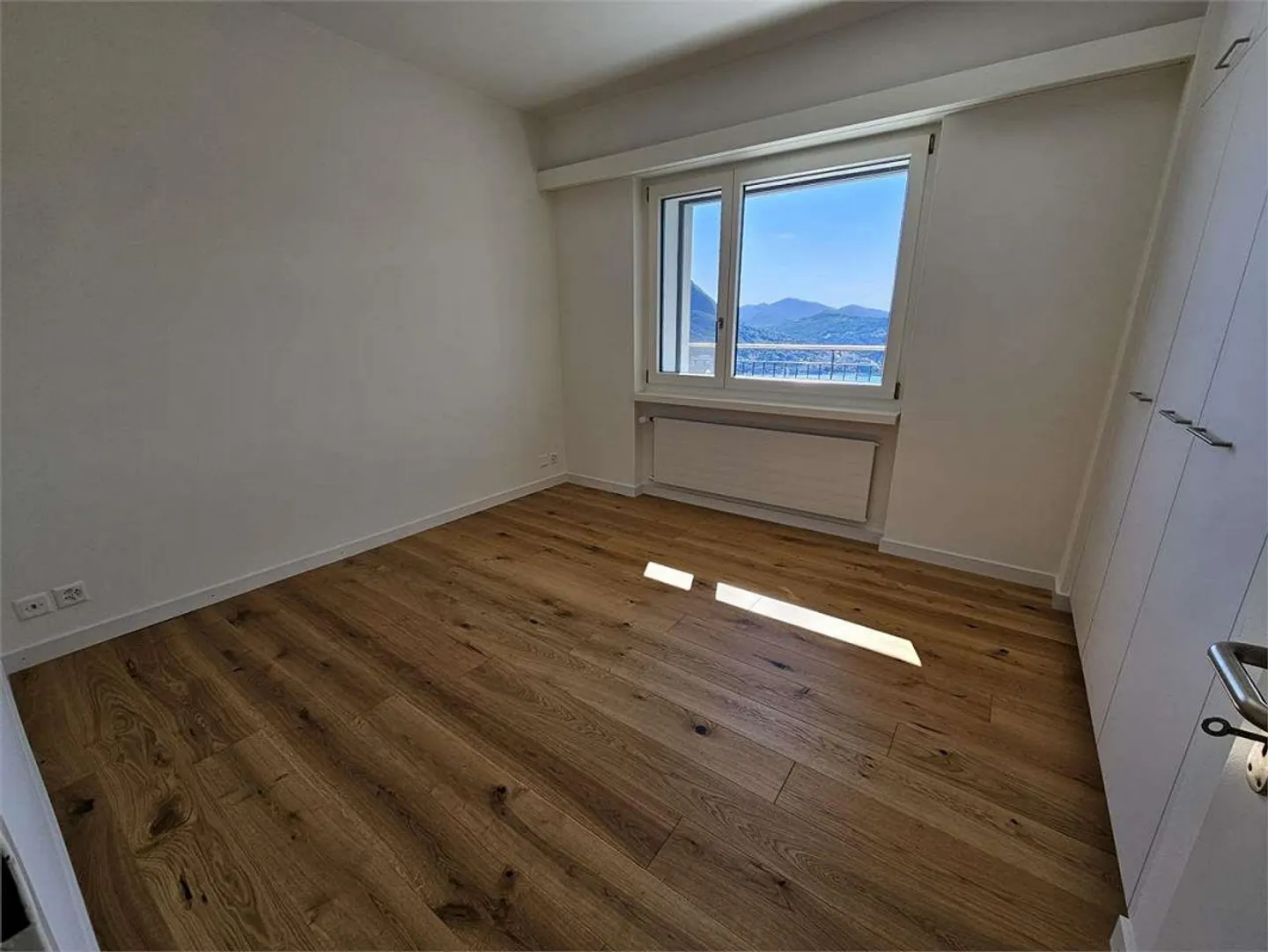 Aldesago, appartement de 3,5 pièces avec vue magnifique sur le lac - Photo 9 sur 13
