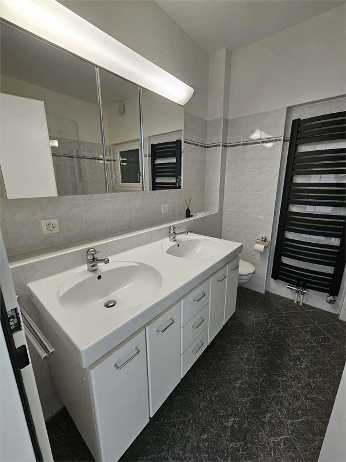 Aldesago, appartement de 3,5 pièces avec vue magnifique sur le lac - Photo 12 sur 13