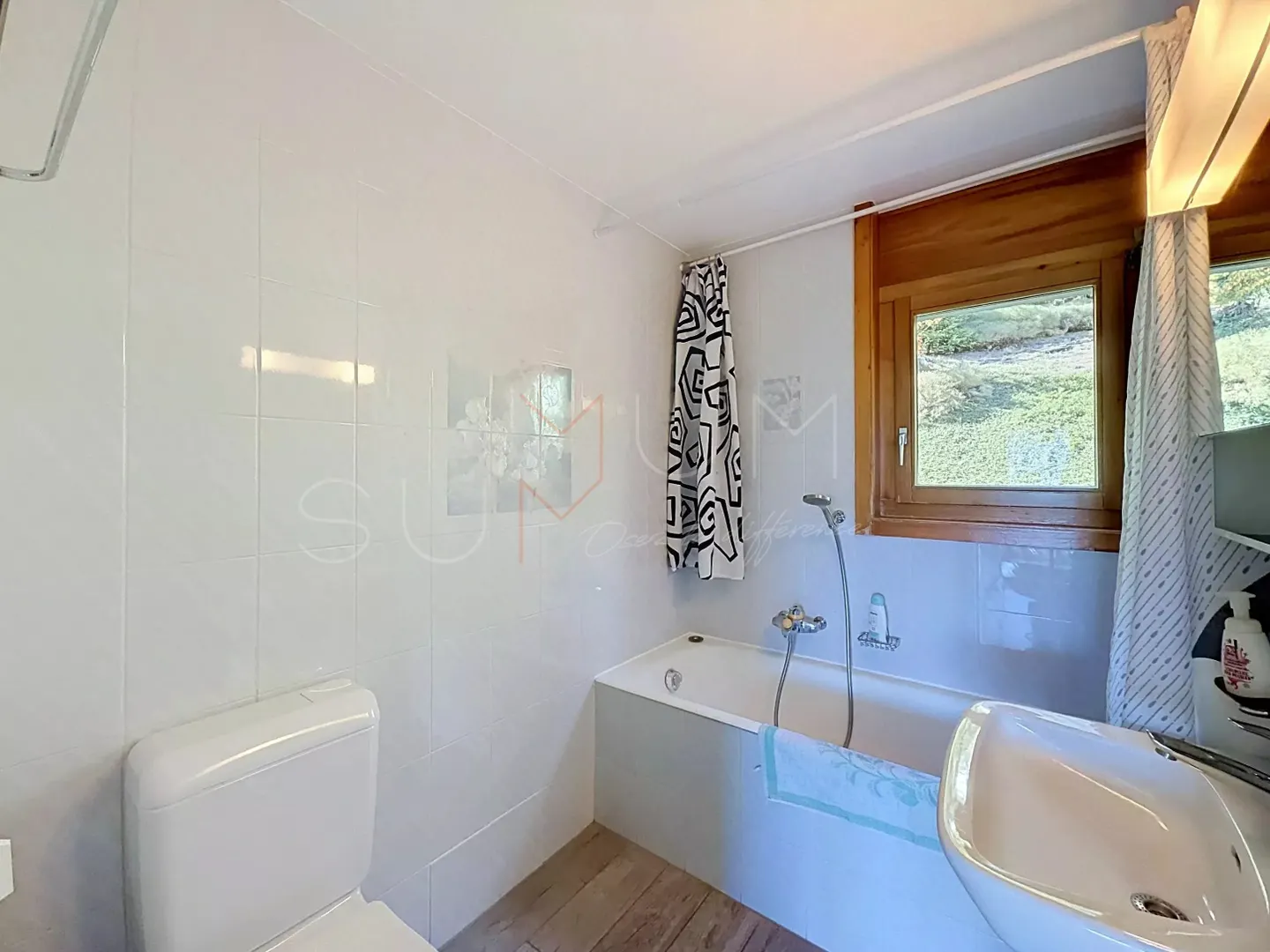 Appartamento ristrutturato con vista montagna - Foto 10 di 18