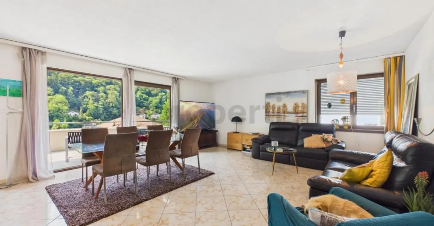Exklusive Villa mit Pool, großem Garten und Zugang zu einem privaten Strand in Figino - Foto 2 von 10