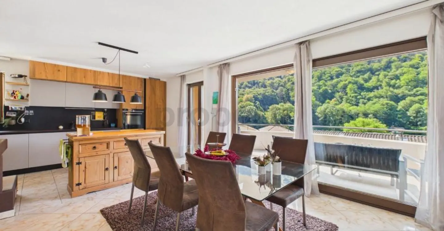 Exklusive Villa mit Pool, großem Garten und Zugang zu einem privaten Strand in Figino - Foto 4 von 10