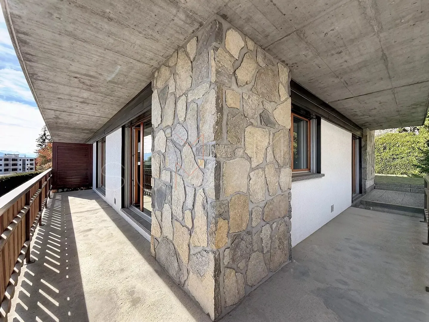 Appartamento ristrutturato con vista montagna - Foto 17 di 18