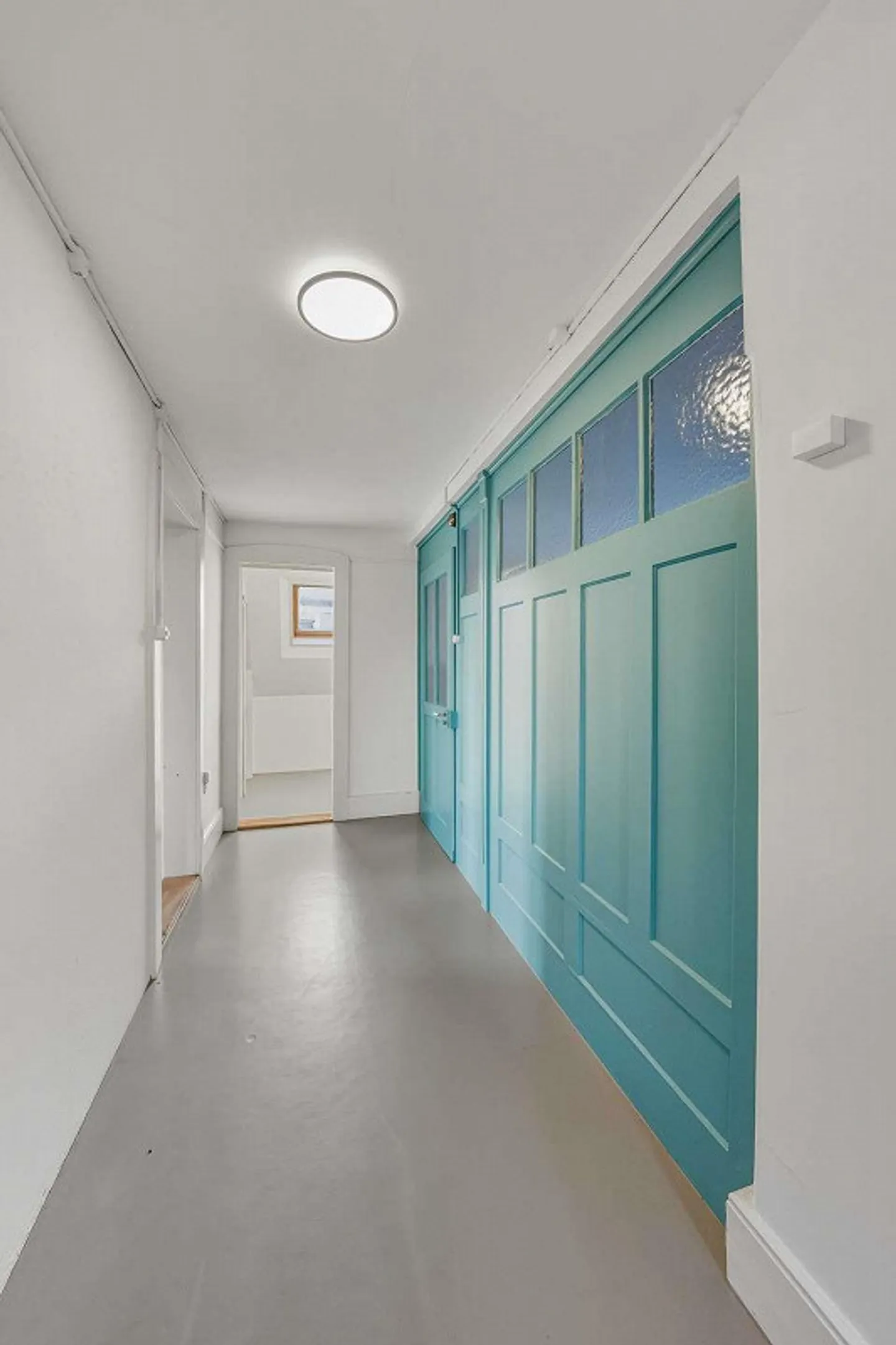 Edificio residenziale e commerciale unico - Foto 10 di 15