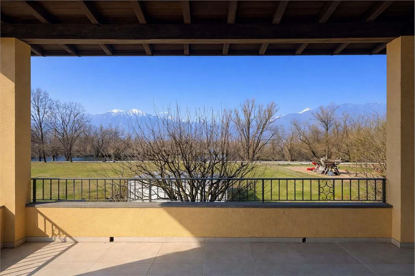 Gambarogno - 4.5 in Bifamiliare with lake view - Rent to Buy - Photo 1 of 13