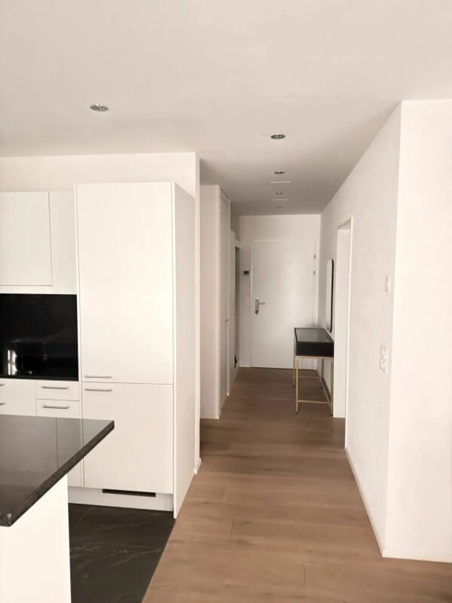 Appartamento accogliente con 2,5 stanze nel centro di Kloten - Foto 3 di 12