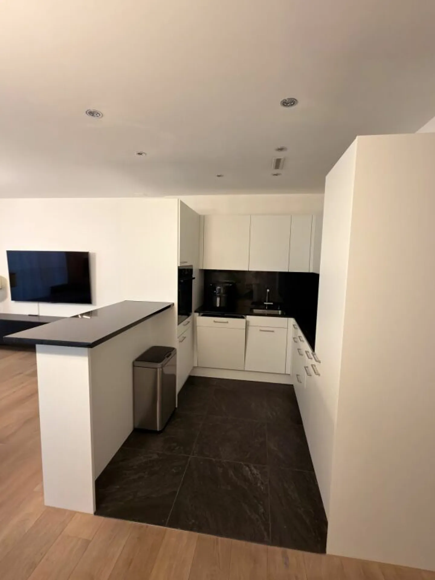 Appartamento accogliente con 2,5 stanze nel centro di Kloten - Foto 4 di 12