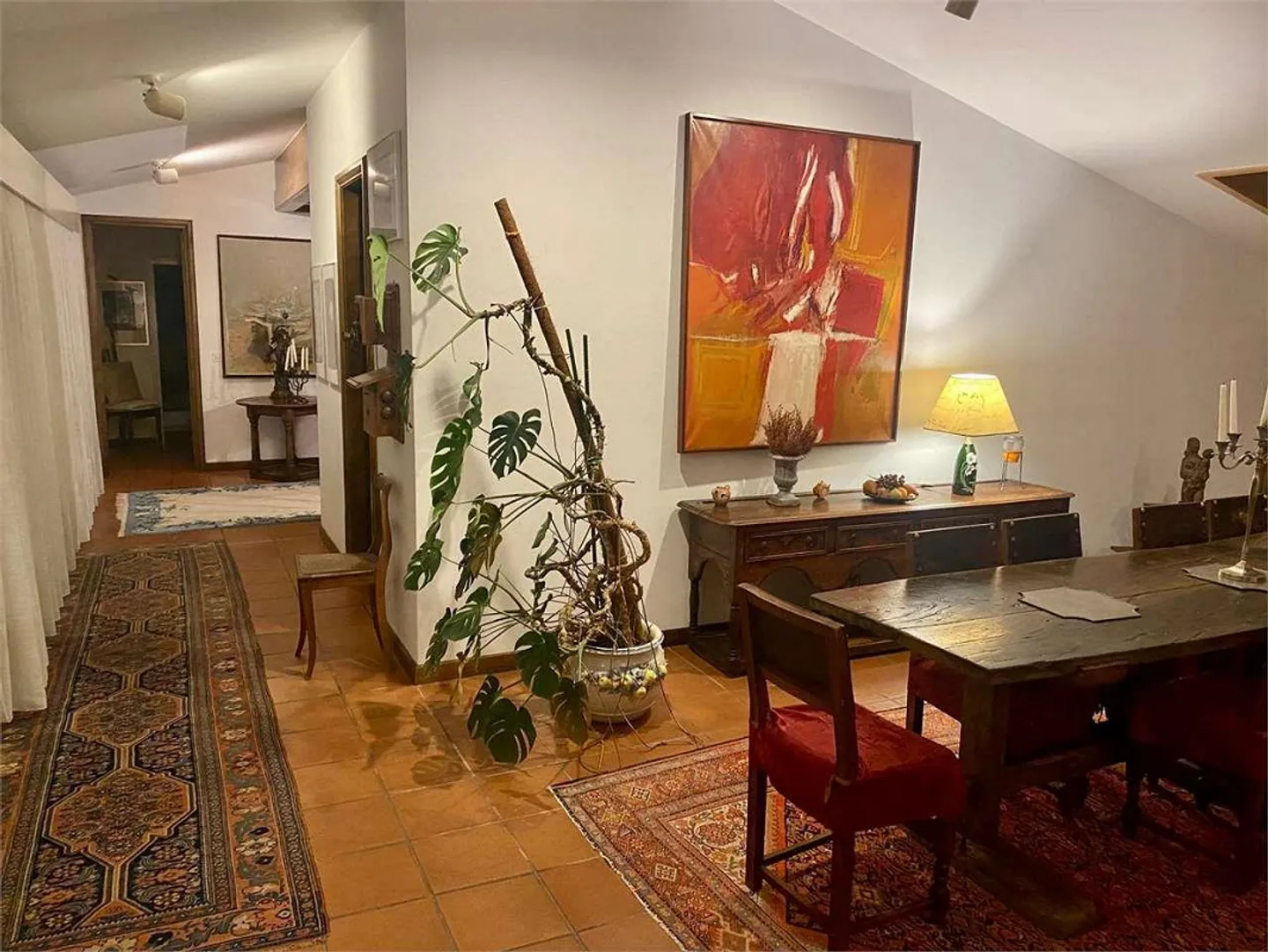 Dachgeschoss von 3,5 Zimmern, hochwertig eingerichtet - Foto 2 von 13