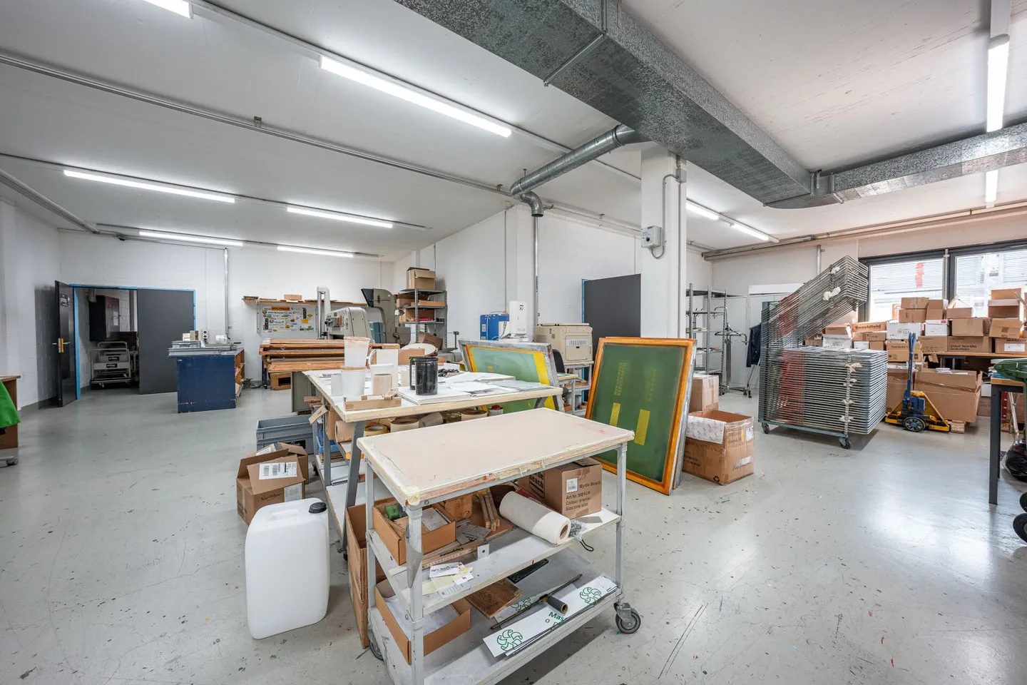 Commercial and Office Spaces in Optimal Location with Showroom - Photo 7 of 20