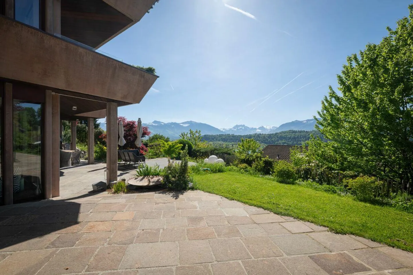 Ampio appartamento con giardino e vista panoramica e comfort abitativo di alta qualità - Foto 1 di 6