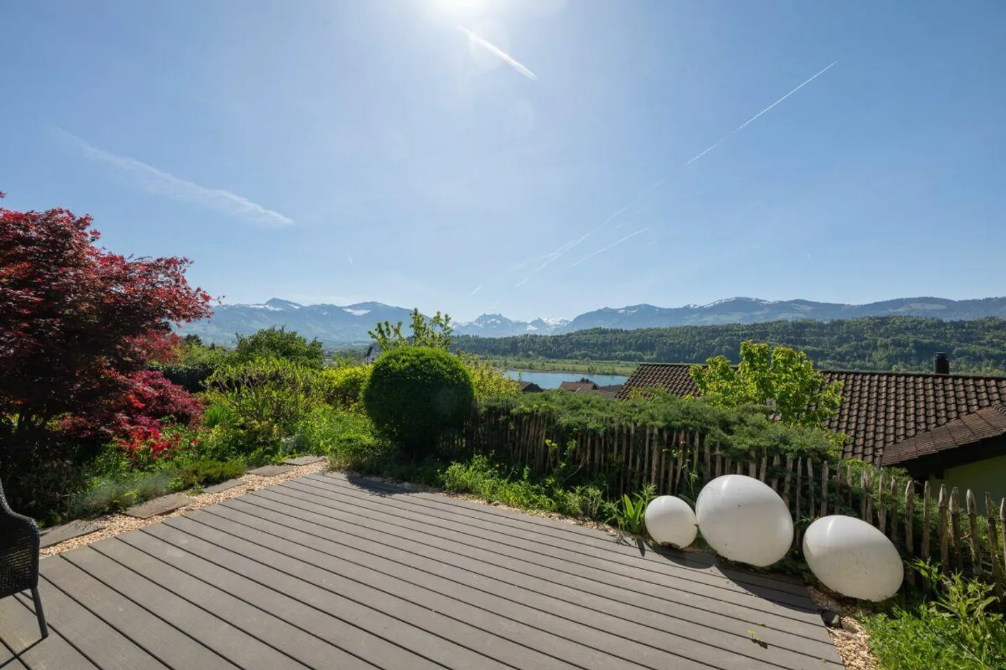 Ampio appartamento con giardino e vista panoramica e comfort abitativo di alta qualità - Foto 2 di 6