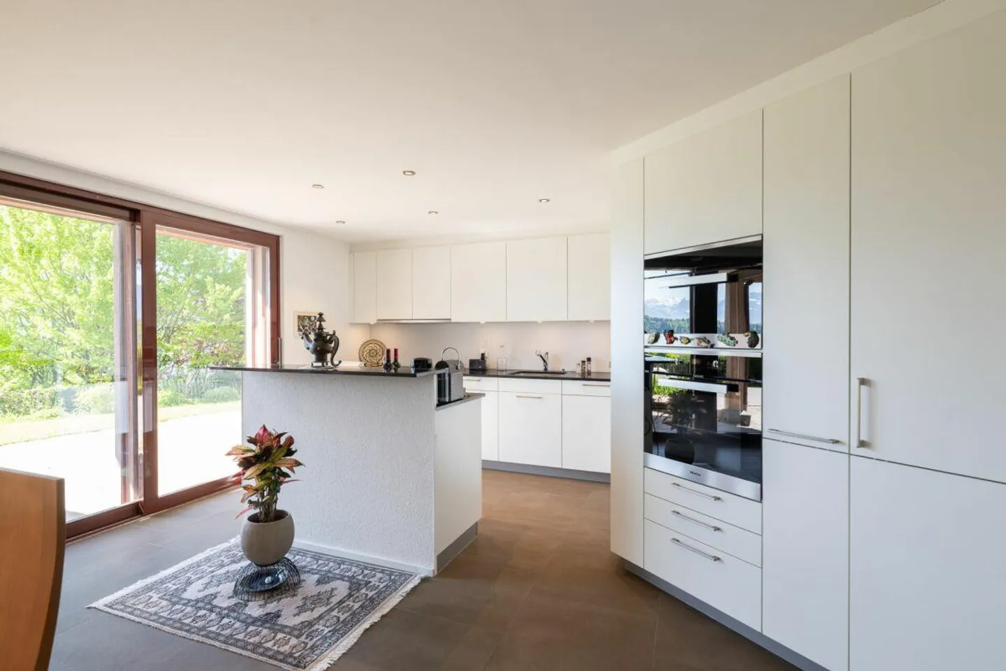 Ampio appartamento con giardino e vista panoramica e comfort abitativo di alta qualità - Foto 3 di 6