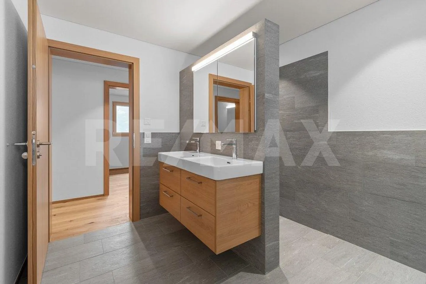 Nuova costruzione - Ultimo appartamento di 3 ½ stanze n. 3 al piano superiore, casa 'Eule'... - Foto 3 di 13