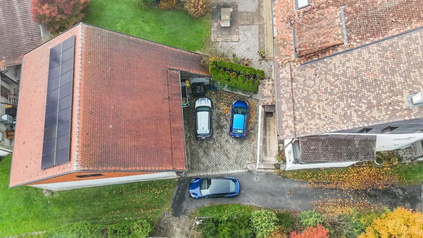 Ein charmantes Dorfhaus mit Scheune in Pailly - Foto 3 von 13