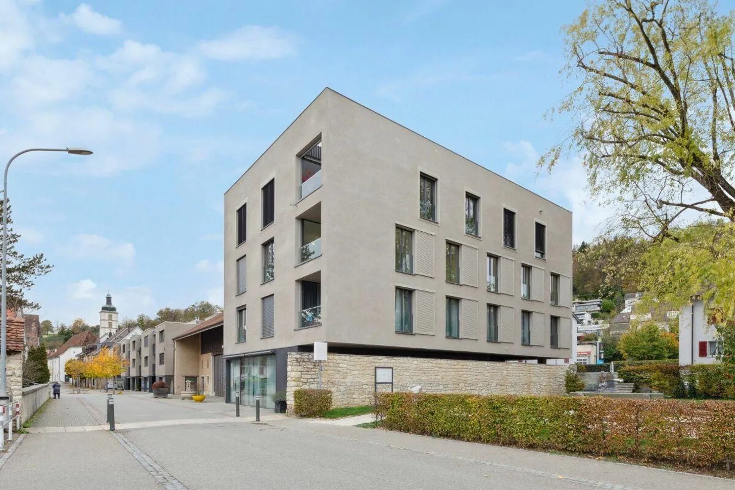 Vivere nella città di Laufen! Moderno appartamento di 4,5 stanze in una posizione tranquilla - Foto 1 di 16
