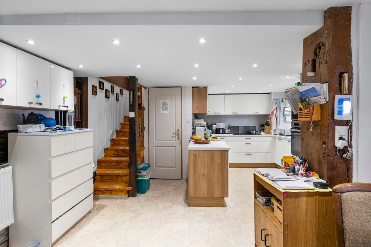 Ein charmantes Dorfhaus mit Scheune in Pailly - Foto 11 von 13