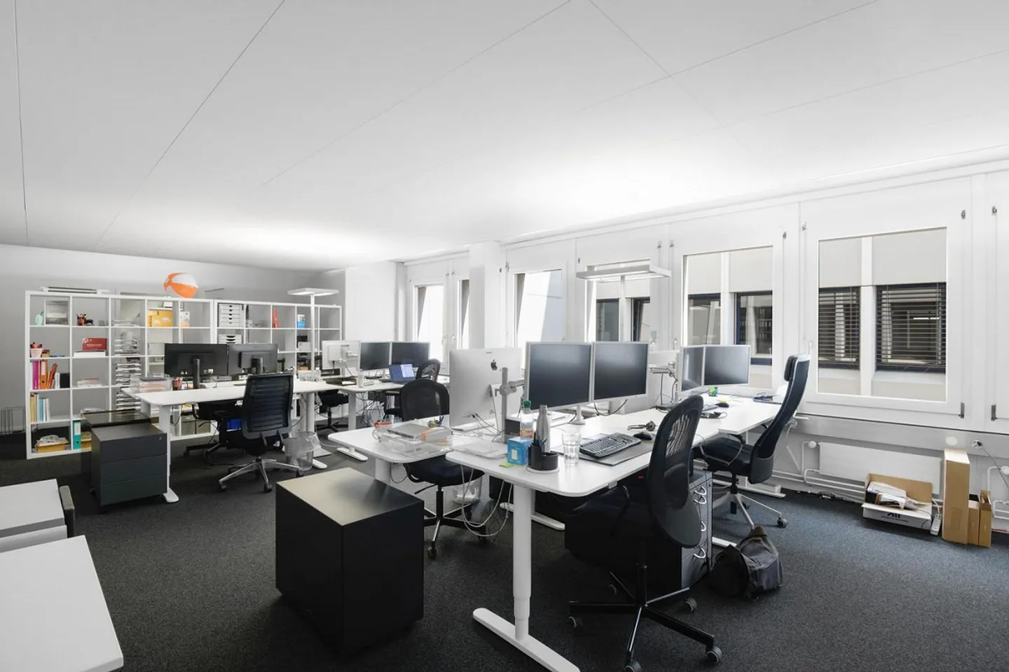 Connexion au réseau de transports en commun et routier : 332 m2 d'espace de bureau aménagé - Photo 4 sur 6