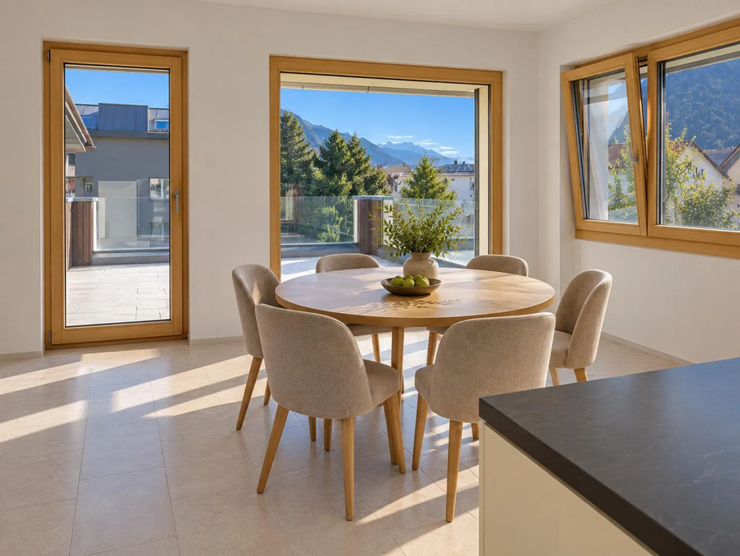 Bright, modern apartment with large terrace and mountain view - Photo 1 of 14