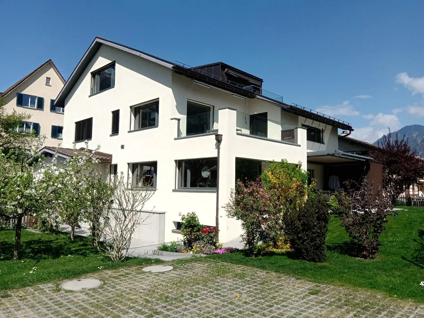 Bright, modern apartment with large terrace and mountain view - Photo 14 of 14