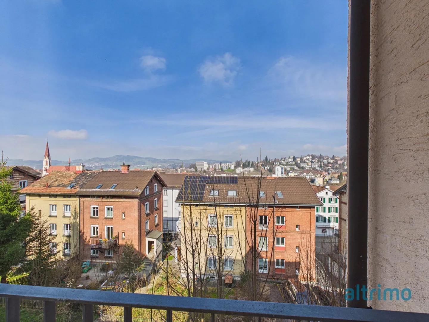 3-room apartment in a quiet location near the city center - Photo 1 of 6