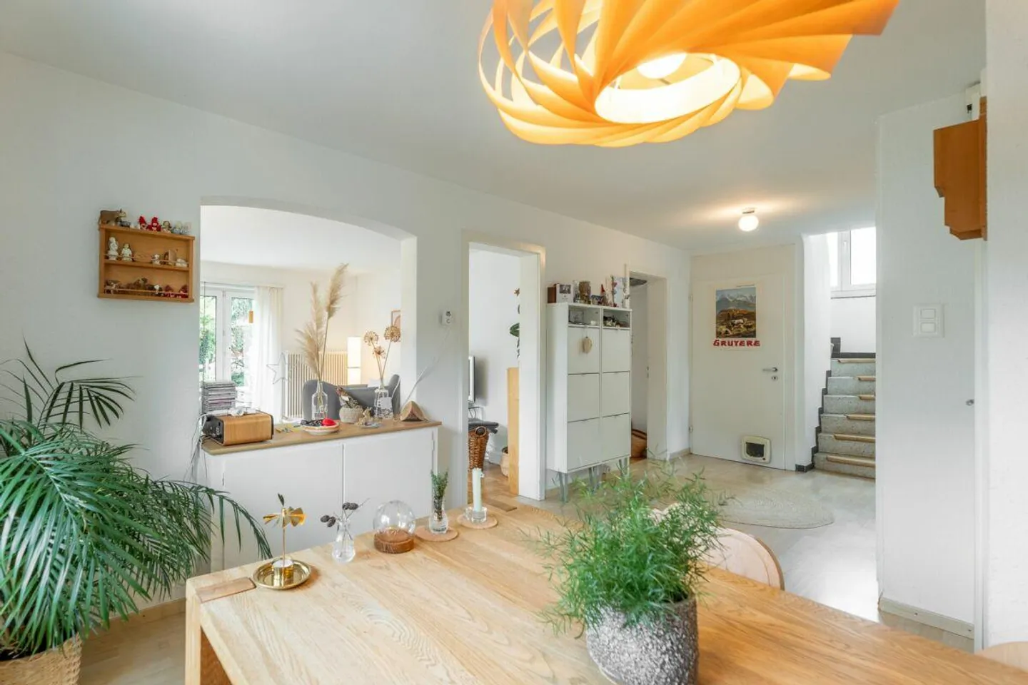 Ihr Familientraum im Grünen ist zentral gelegen - Foto 4 von 12