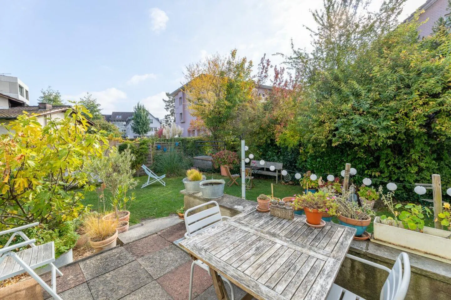 Ihr Familientraum im Grünen ist zentral gelegen - Foto 2 von 12