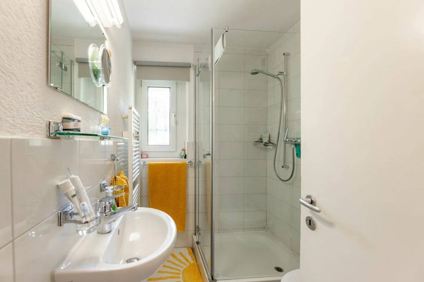 Ihr Familientraum im Grünen ist zentral gelegen - Foto 7 von 12