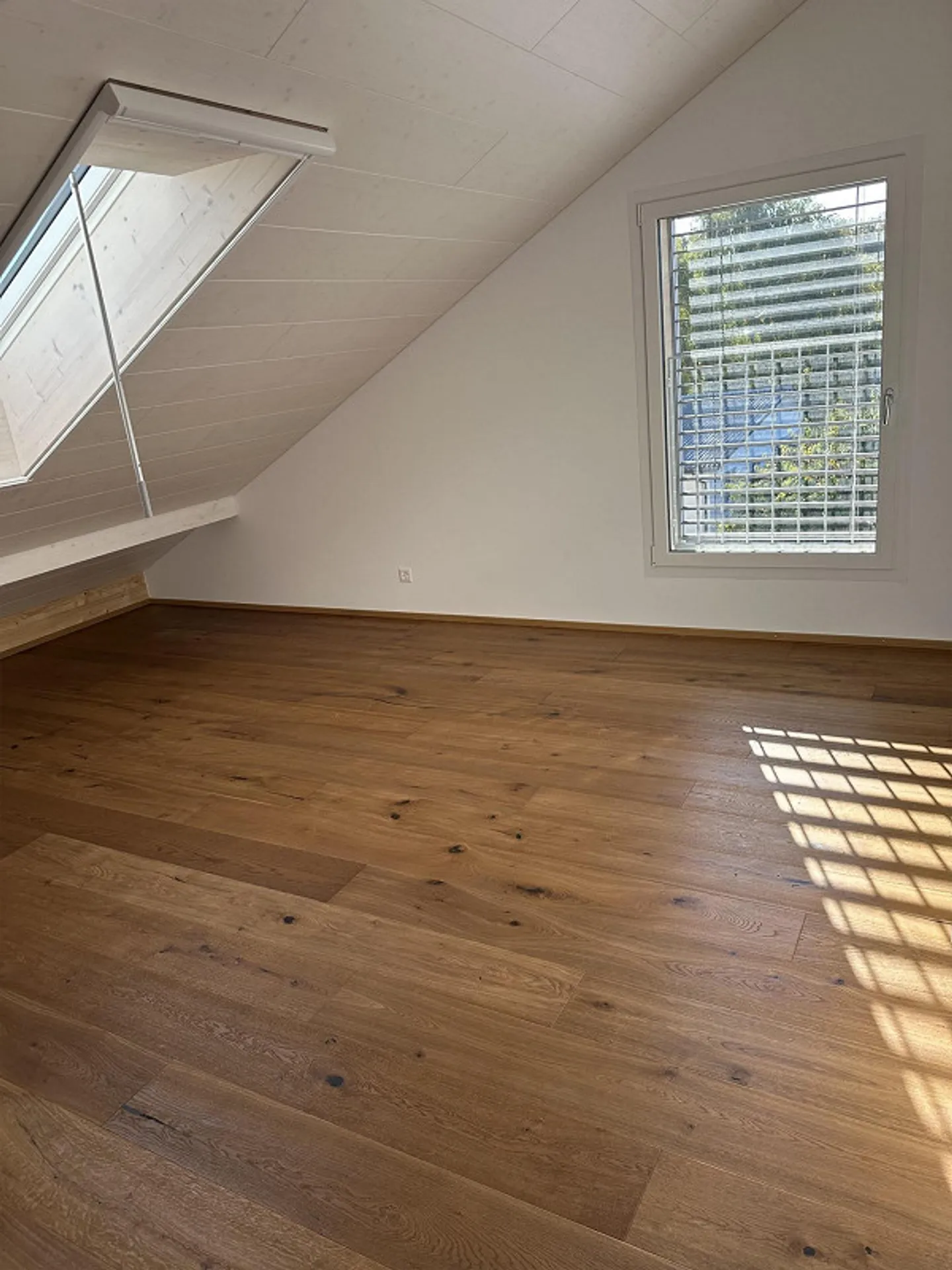 Spacious living with great views, wide outlook and relaxation - Photo 4 of 9