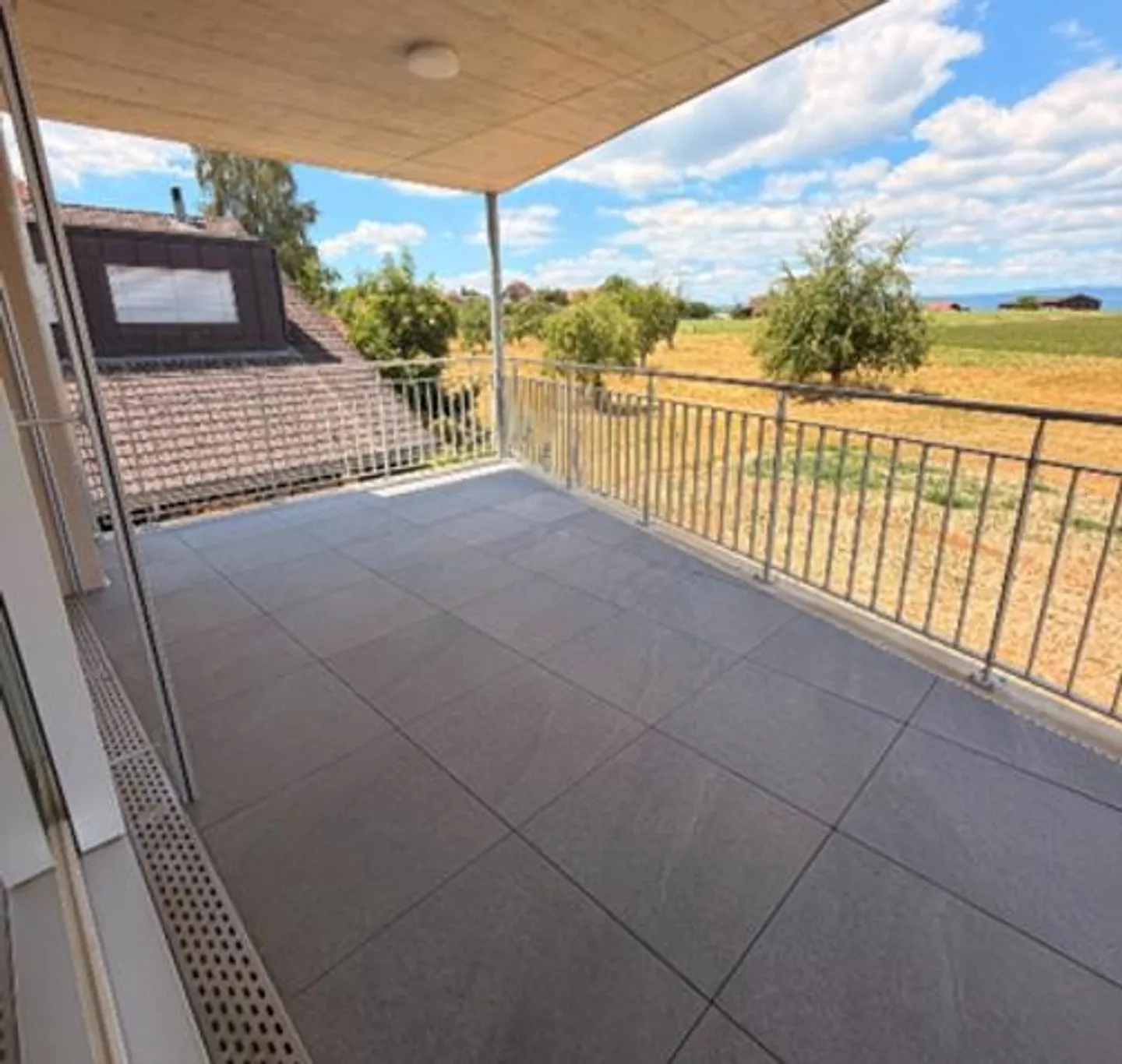 Spacious living with great views, wide outlook and relaxation - Photo 7 of 9