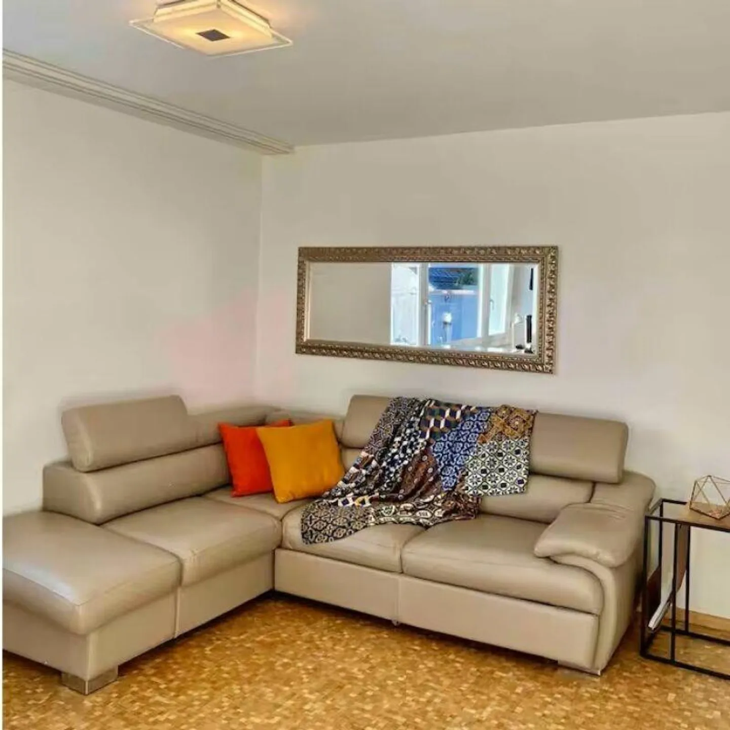 High-quality furnished 2-room apartment in Basel city available temporarily from 01.04.2026 - Photo 1 of 11