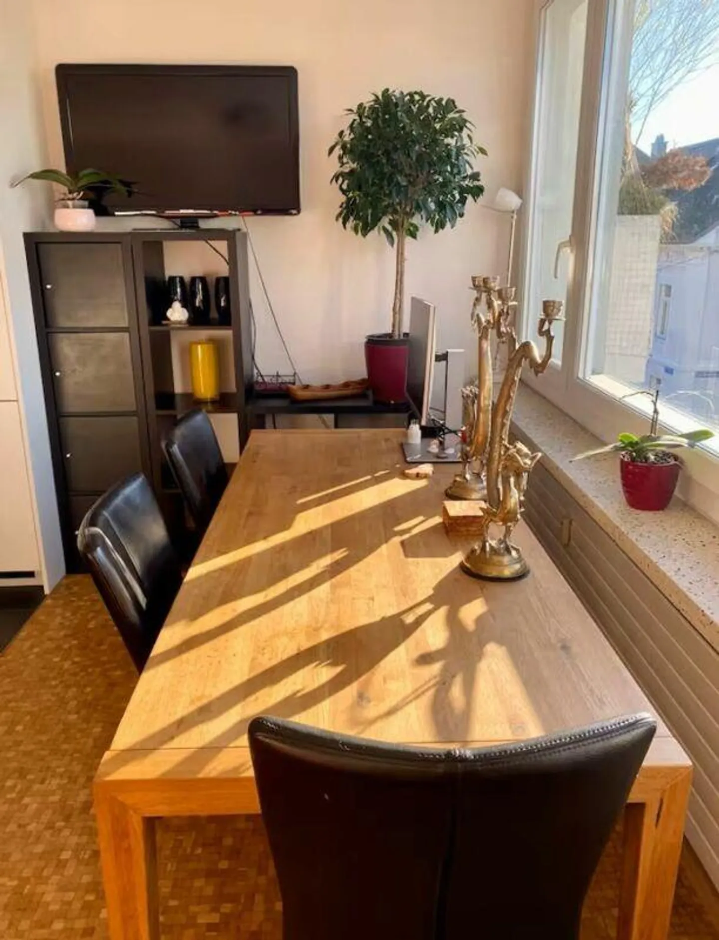 High-quality furnished 2-room apartment in Basel city available temporarily from 01.04.2026 - Photo 2 of 11