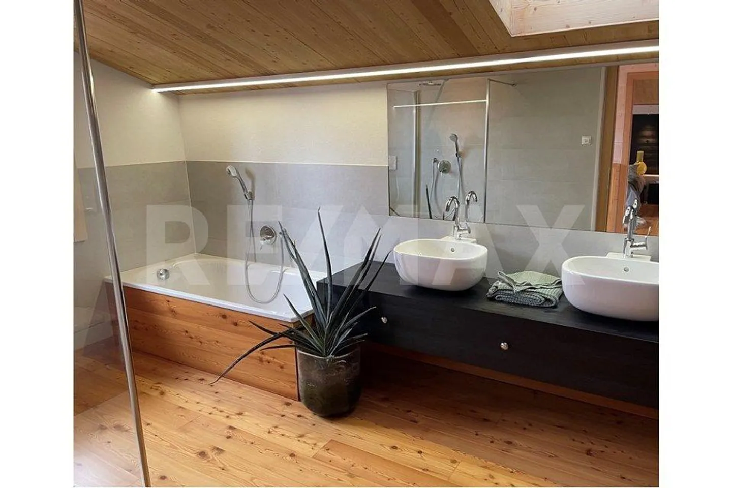 Development "Oberer Bühlweg" House G - 3-Generation House with Apartment - Photo 2 of 12