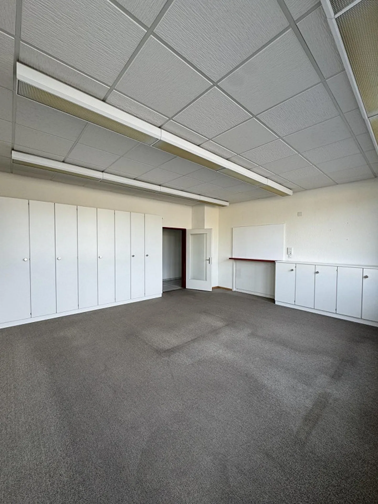 Representative commercial property with office and storage space in a strategic location - Photo 3 of 13