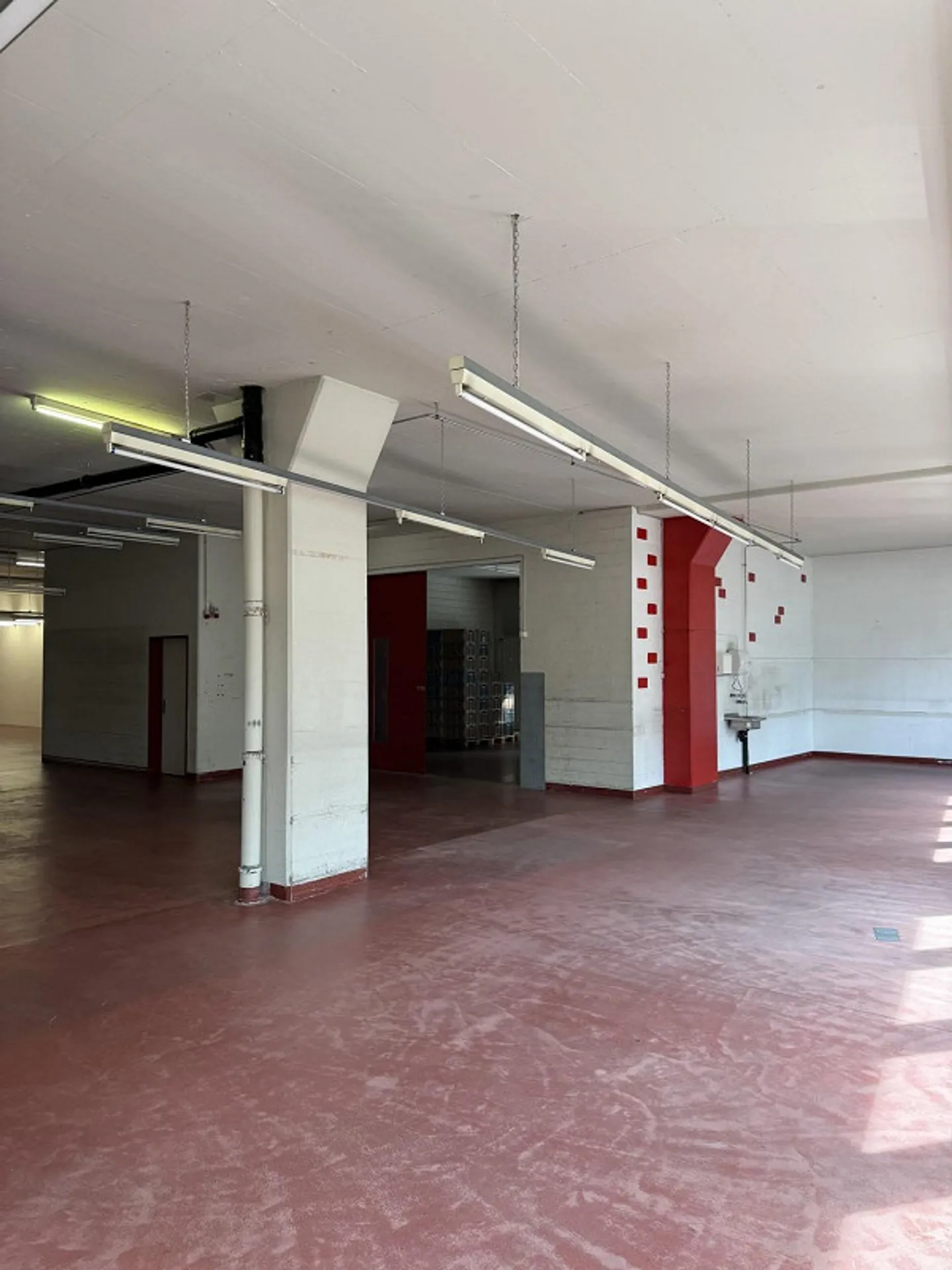 Representative commercial property with office and storage space in a strategic location - Photo 13 of 13