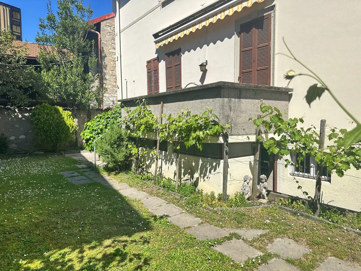 Casa unifamiliare con giardino - Foto 7 di 13