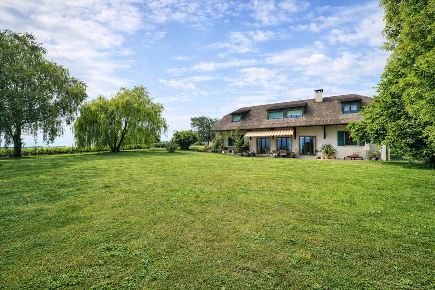 Luxuriöse Villa mit Garten - Foto 1 von 11