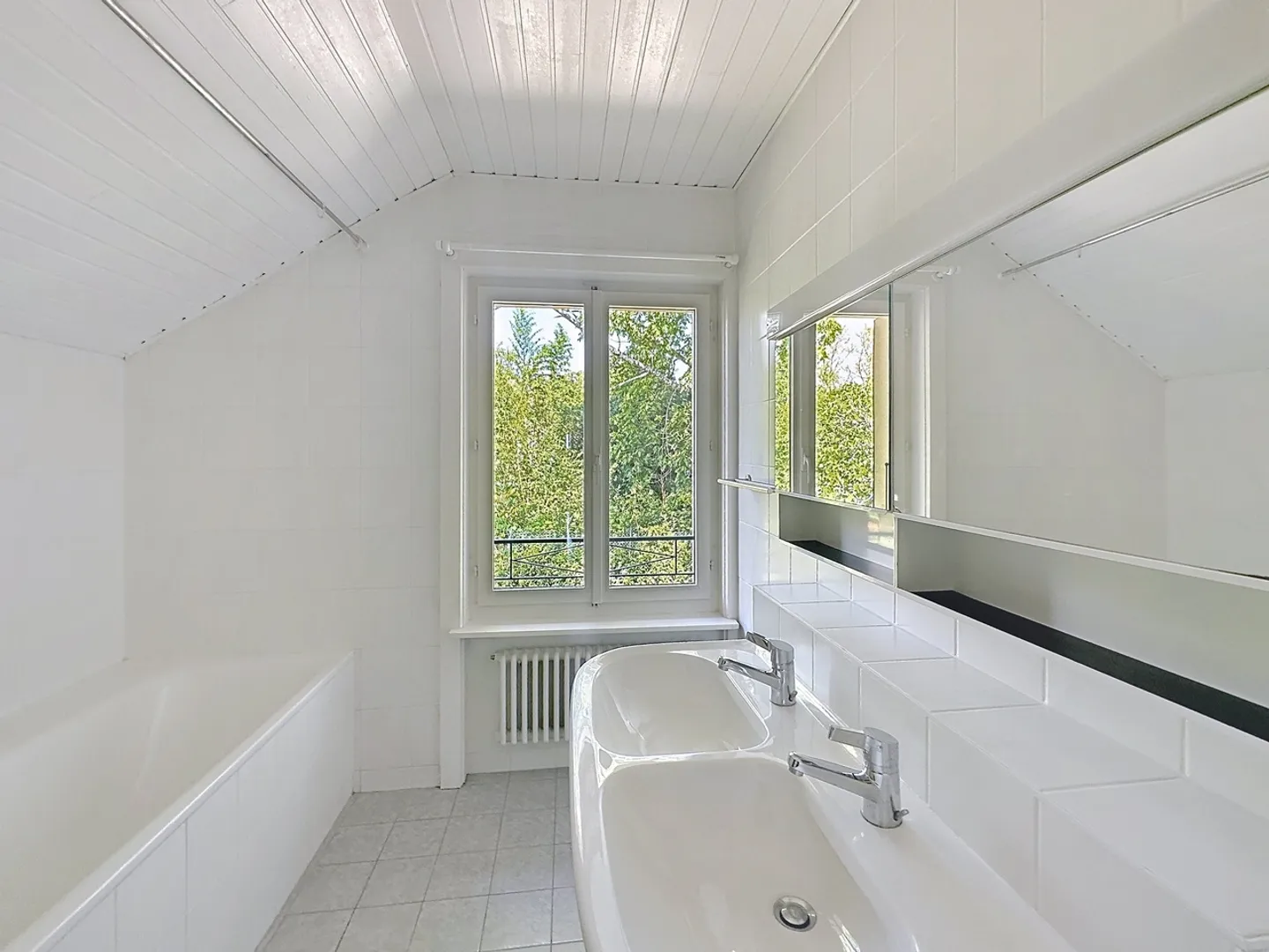Luxuriöse Villa mit Garten - Foto 10 von 11