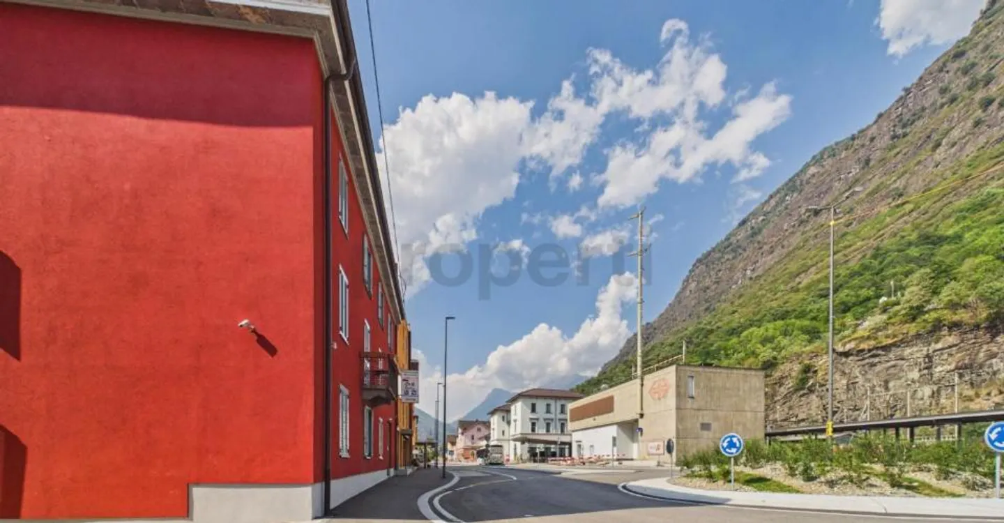 Esclusiva opportunità d'investimento – Palazzina a reddito di fronte alla stazione di Biasca - Foto 2 von 10