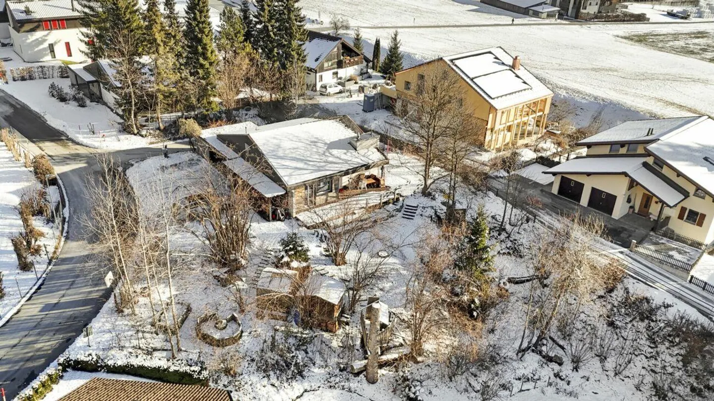 Casa unifamiliare sostenibile e stilosa con appartamento in una posizione tranquilla - Foto 18 di 19