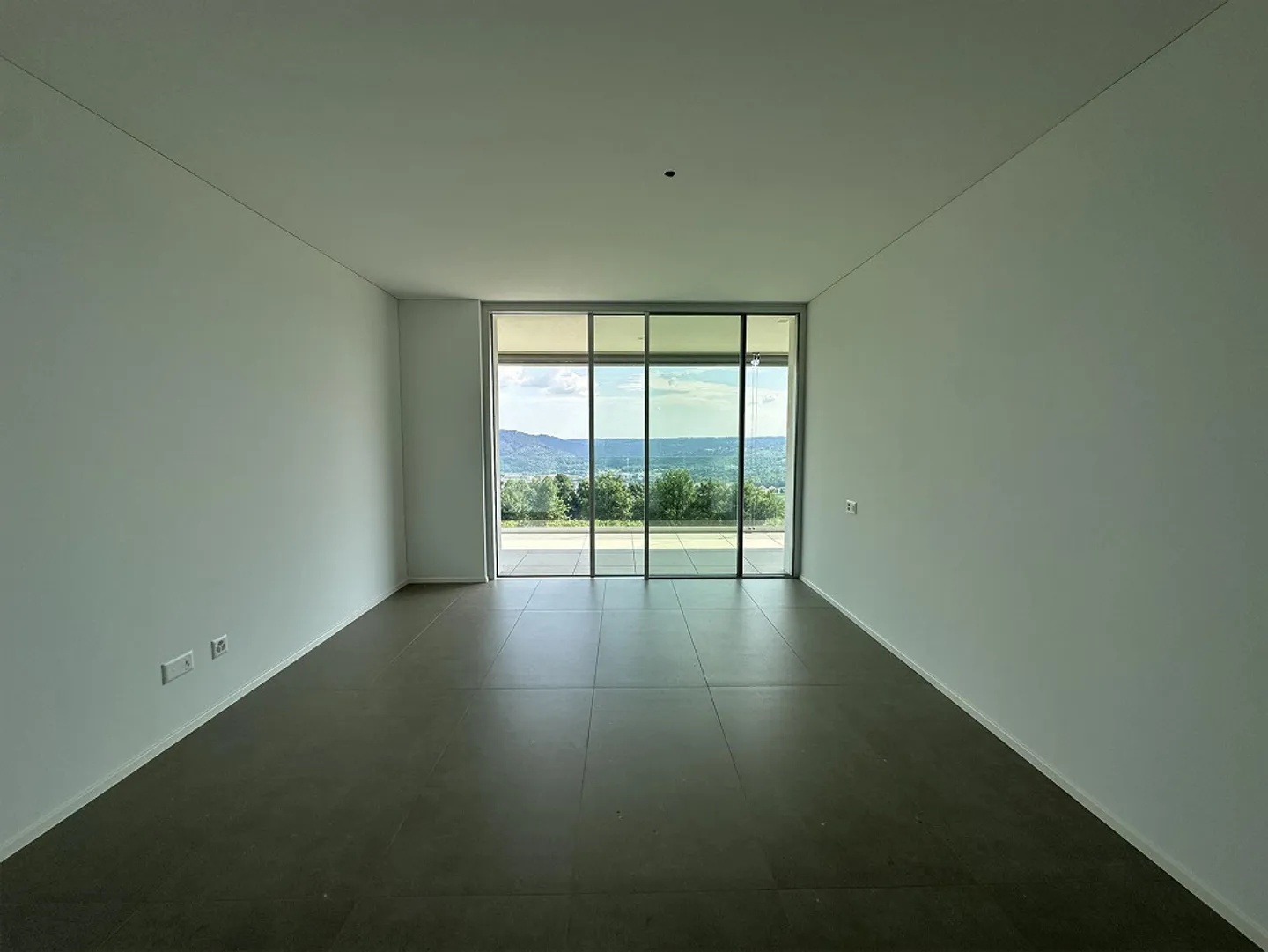 Apartment with panoramic terrace in new residence - Photo 9 of 11