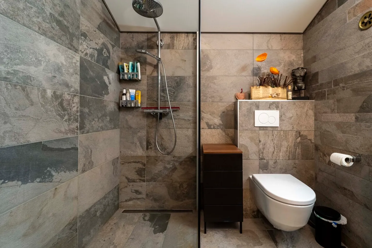 Renovated luxury apartment with quality materials - Photo 9 of 14
