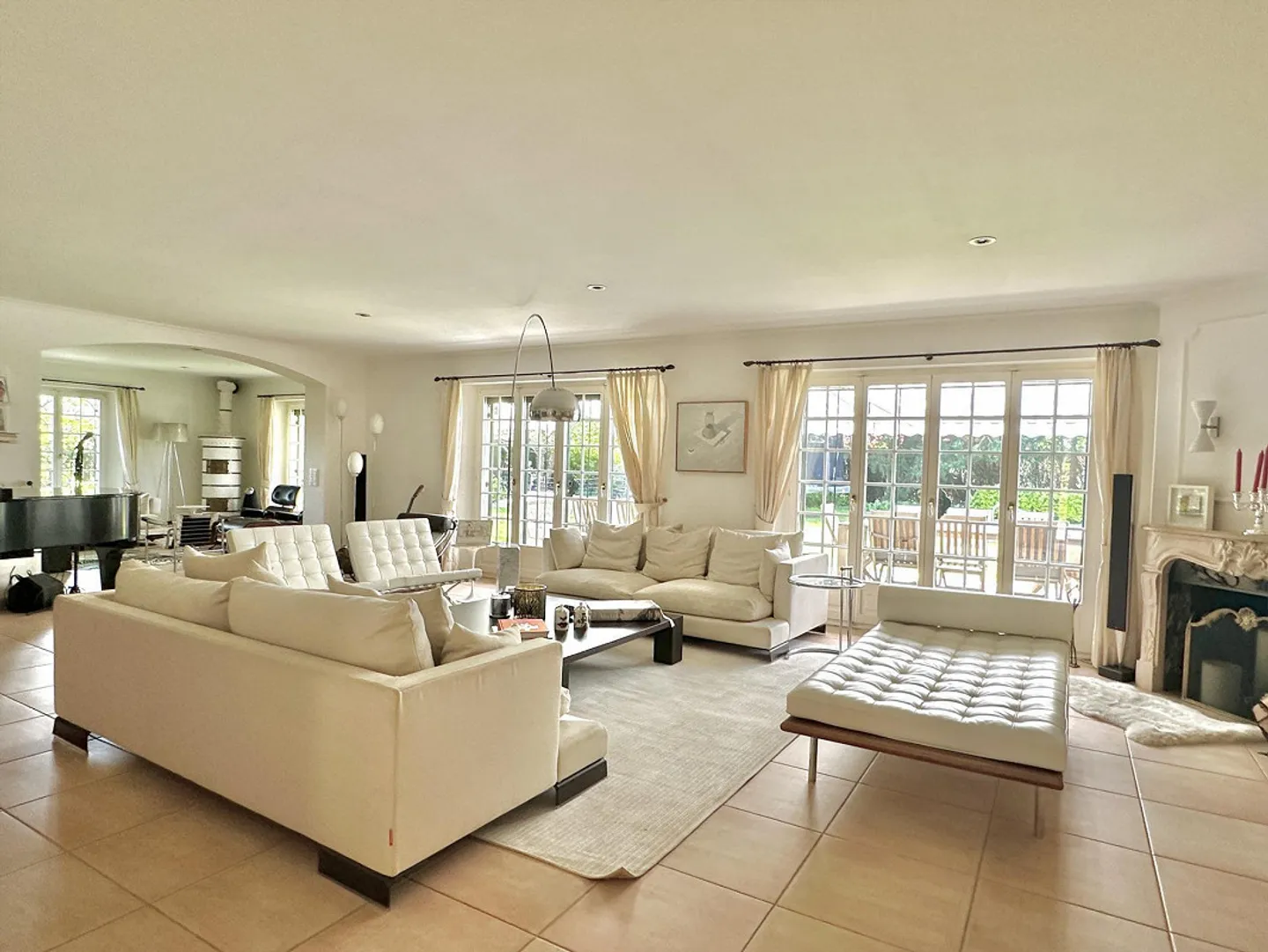 Villa de campagne représentative dans le meilleur emplacement de Binningen - Photo 6 sur 15