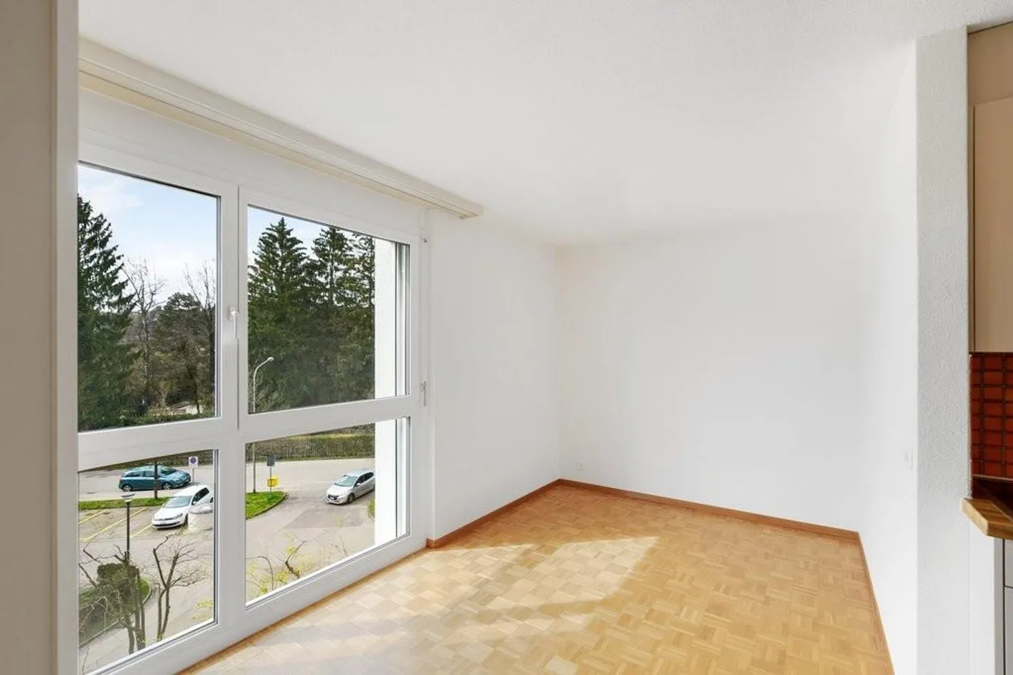 Quiet residential area in a sunny location - Photo 6 of 9
